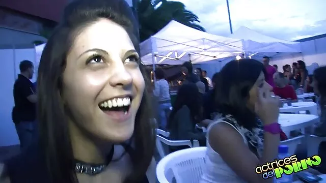 Visoka definicija :  Prljavo nastrojena brazilska sobarica dobija nagradu ili njene usluge Hot porn 