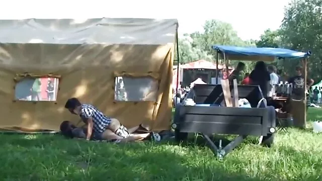 Visoka definicija :  Nevjerojatna plavuša MILF siše kurac i jebe se s leđa Hot porn 