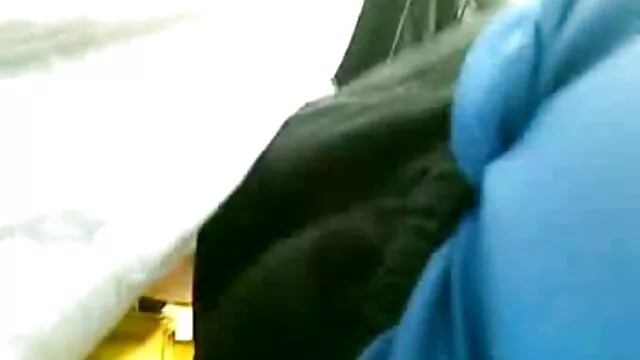 Visoka definicija :  Djevojka s lijepo ošišanom macom ima strastveni seks pred kamerom Hot porn 