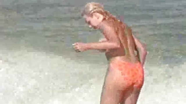 Visoka definicija :  Prekrasna beba koju je lovelace iskorištavala zakucavajući je kao seks lutku Hot porn 