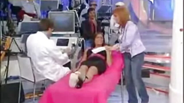 Visoka definicija :  Plavokosa cura ima prekrasne sise i pokazuje neke od svojih najboljih oralnih vještina Hot porn 