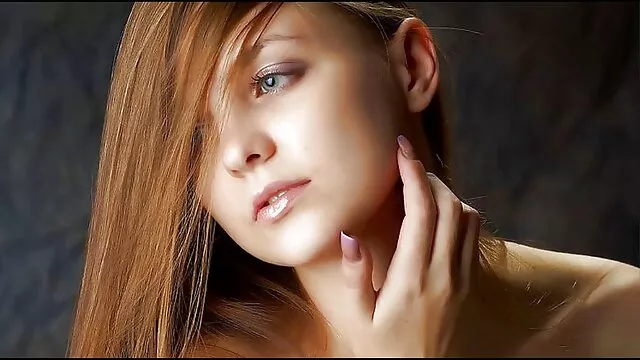 Visoka definicija :  Božić postaje topliji nego inače za brinetu Hot porn 