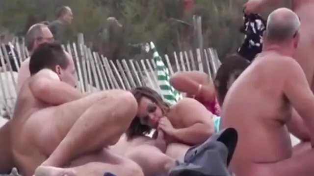 Visoka definicija :  Za pušenje crnokosa bomba je nagrađena lijepim jebanjem Hot porn 