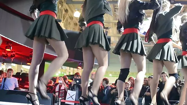 Visoka definicija :  Sitna plavuša, draga Sicilia, nabijena od strane čokota Hot porn 