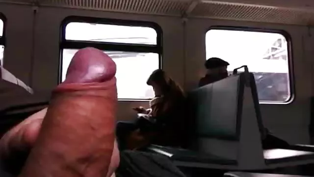 Visoka definicija :  Pohotna crvenokosa baka ima snažnu želju za mladim kučićima Hot porn 