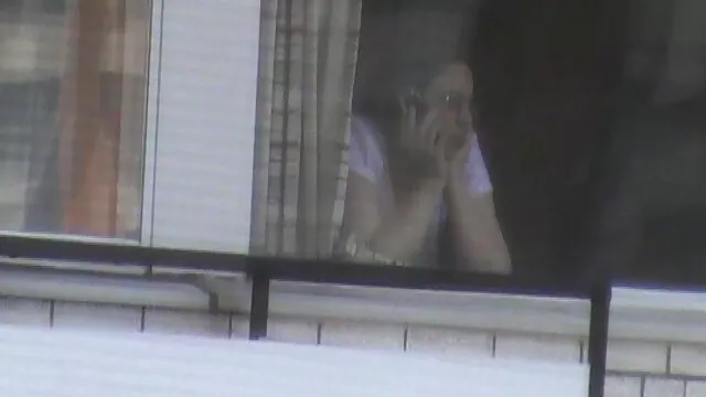 Visoka definicija :  Službenik obezbjeđenja kažnjava lopova jebanjem pored bazena u dvorištu Hot porn 