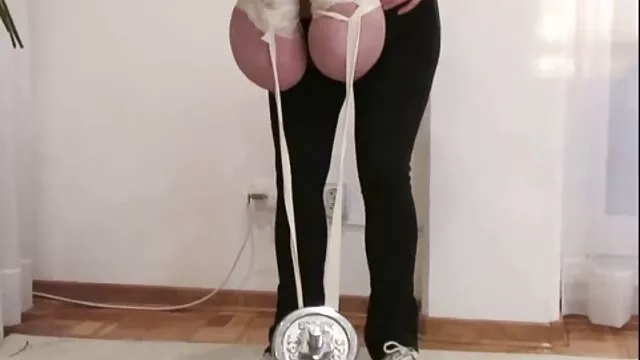 Visoka definicija :  Naomi Blue treba brata ljubavi da to uradi oralno i svrši u usta Hot porn 