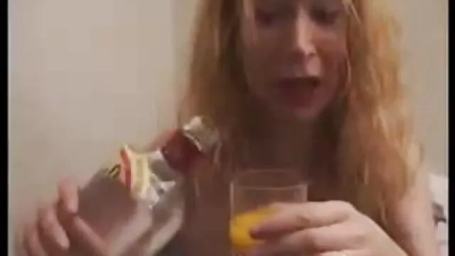 Visoka definicija :  Izvanredna plavuša uzima taj veliki kurac u sve svoje rupice Hot porn 