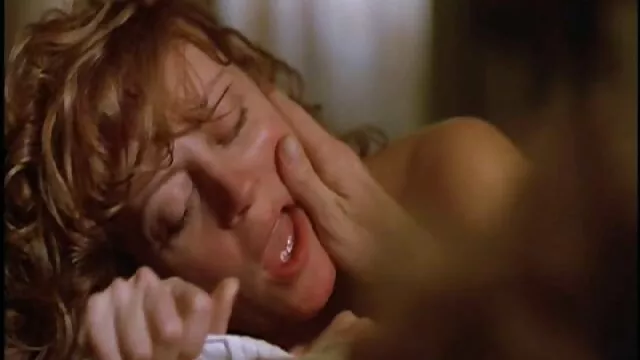Visoka definicija :  Veliku porno kraljicu s grudima Senzualnu Jane navikne zgodan muškarac Hot porn 