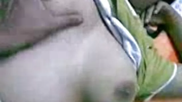 Visoka definicija :  Spicy babe se jebe u sise prije seksa Hot porn 