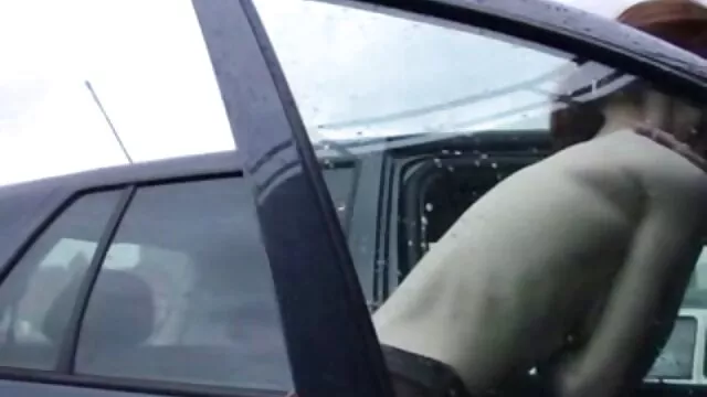 Visoka definicija :  Zgodni sekspot sisa i jaše ljubavnikov kurac pored bazena Hot porn 