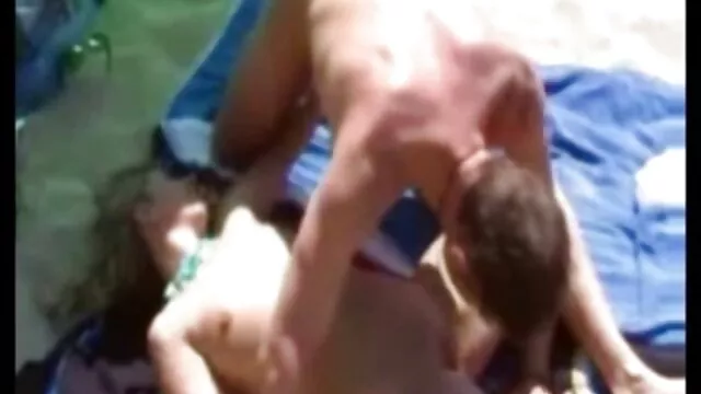 Visoka definicija :  Fotosesija vruće bebe pretvara se u amatersko porno snimanje Hot porn 