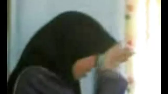 Visoka definicija :  Crvenokosa MILF se ne plaši da crnom pastuzu popuši nevjerovatno Hot porn 
