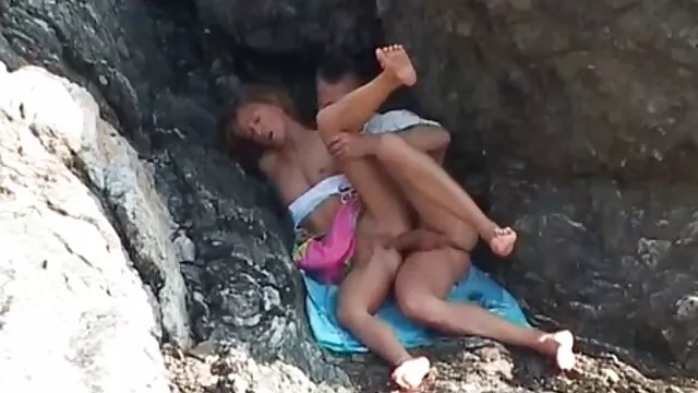 Visoka definicija :  Brineta boginja se opljačka i njena divna maca cummed u Hot porn 