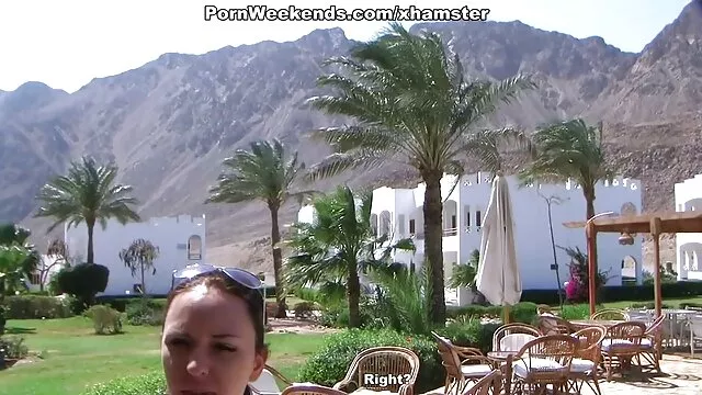 Visoka definicija :  Blijedo brinetu pumu udari mladi pastir Hot porn 