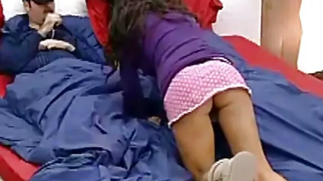 Visoka definicija :  Vitka amaterska riba Kenna Kane siše kurac i jebe se Hot porn 
