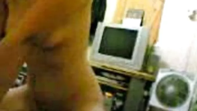 Visoka definicija :  Super vruća softcore sesija s mladim parom Hot porn 