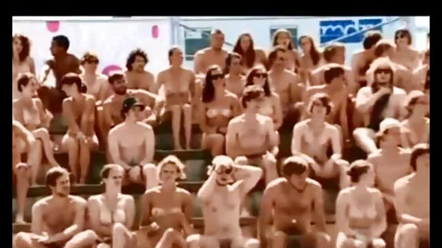 Visoka definicija :  Crvenokosi mladić s malim sisama voli jahanje velikih kuraca Hot porn 