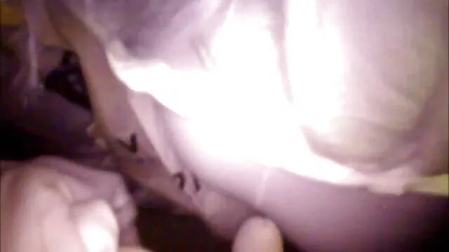 Visoka definicija :  Kristof ima sreću da pojebe Elle i Christinu u istoj noći. Hot porn 