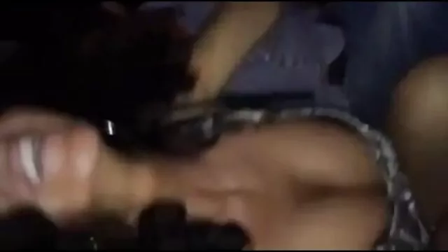 Visoka definicija :  Svijetlokosa žena koristi usta pripremajući kurac za penetraciju Hot porn 