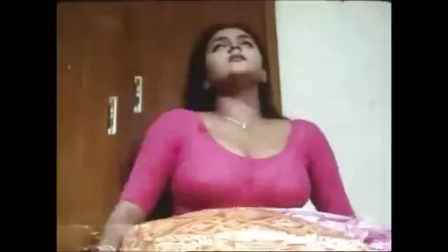 Visoka definicija :  Blijedoputa draga brine o dva crna kurca veličine čudovišta Hot porn 