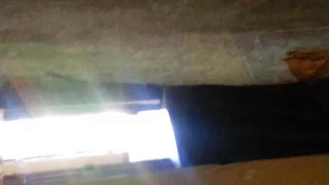 Visoka definicija :  Djevojka s lažnim trepavicama siše kurac i mazi ga sisama Hot porn 