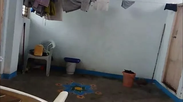 Visoka definicija :  Ko bi rekao da je ova crnokosa osoba, u stvari, napaljeni tranny? Hot porn 