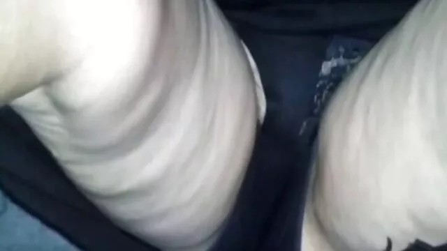 Visoka definicija :  Mršava brineta Amia Miley dobiva sigurnost od svog učitelja. Hot porn 