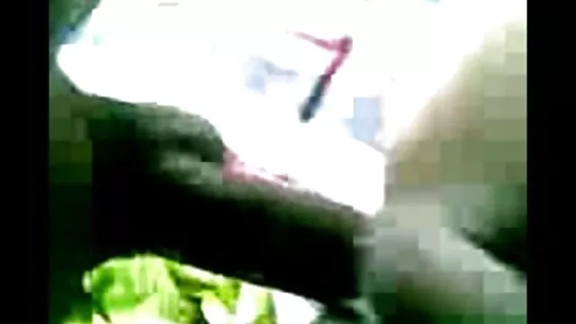 Visoka definicija :  Zasljepljujuća Latina u žarko ružičastom donjem rublju je vrlo vješt felatrix Hot porn 