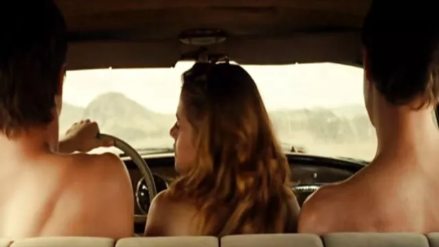 Visoka definicija :  Cougar je gladna svoje muškosti i ona to želi sada Hot porn 