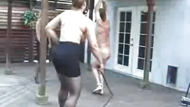 Visoka definicija :  Trener zaboravlja na gubitak seksom sa navijačicom Ebony Hot porn 
