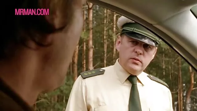 Visoka definicija :  Seksi par voli da se neka intenzivna stopala igraju vani Hot porn 