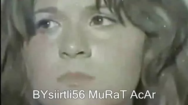 Visoka definicija :  Mlade kučke jebao jedan od njihovih polubraće na kameri Hot porn 
