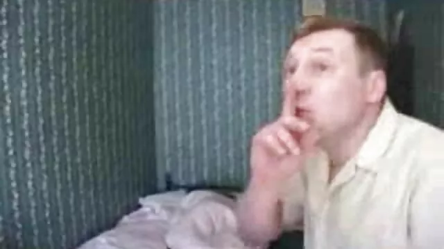 Visoka definicija :  Dvije raskošne euro ribe dijele fantastičan štapić od mesa Hot porn 