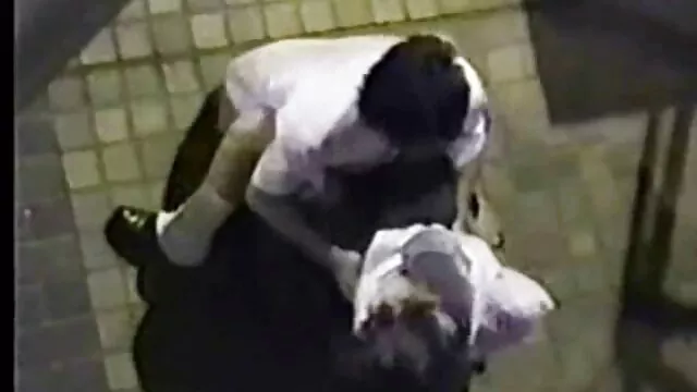 Visoka definicija :  Sestra se ruga svom polubratu kako bi ga natjerala da je mrzi Hot porn 
