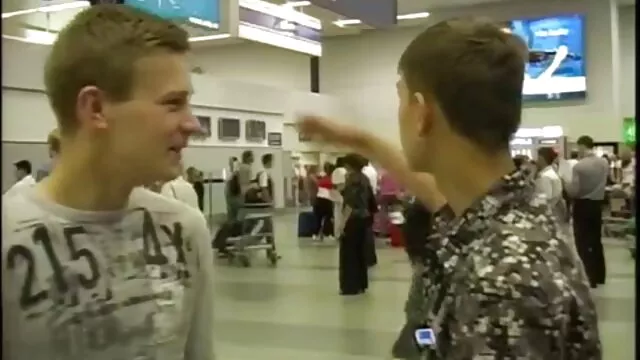 Visoka definicija :  Voleo bih da te vidim golu i sa mojim kitom u ustima Hot porn 