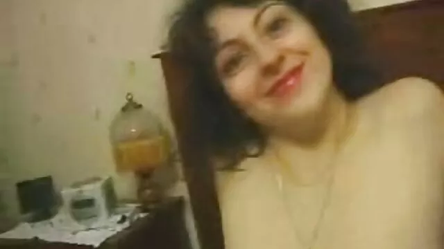 Visoka definicija :  Hottie s velikim vrčevima puše partnerovu muškost na javnom mjestu Hot porn 