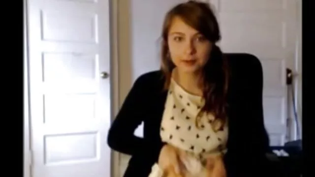 Visoka definicija :  Djevojcina usta su stisnuta pa muškarcu nije potrebna da prestane sisati Hot porn 