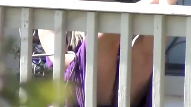 Visoka definicija :  Dvije brinete zgodne dijele Roccoovo masivno stablo Hot porn 