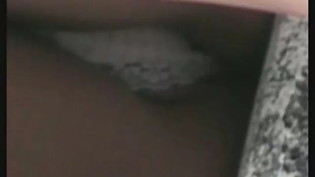 Visoka definicija :  Vruća crnka beba je opustošena na svom odmoru Hot porn 